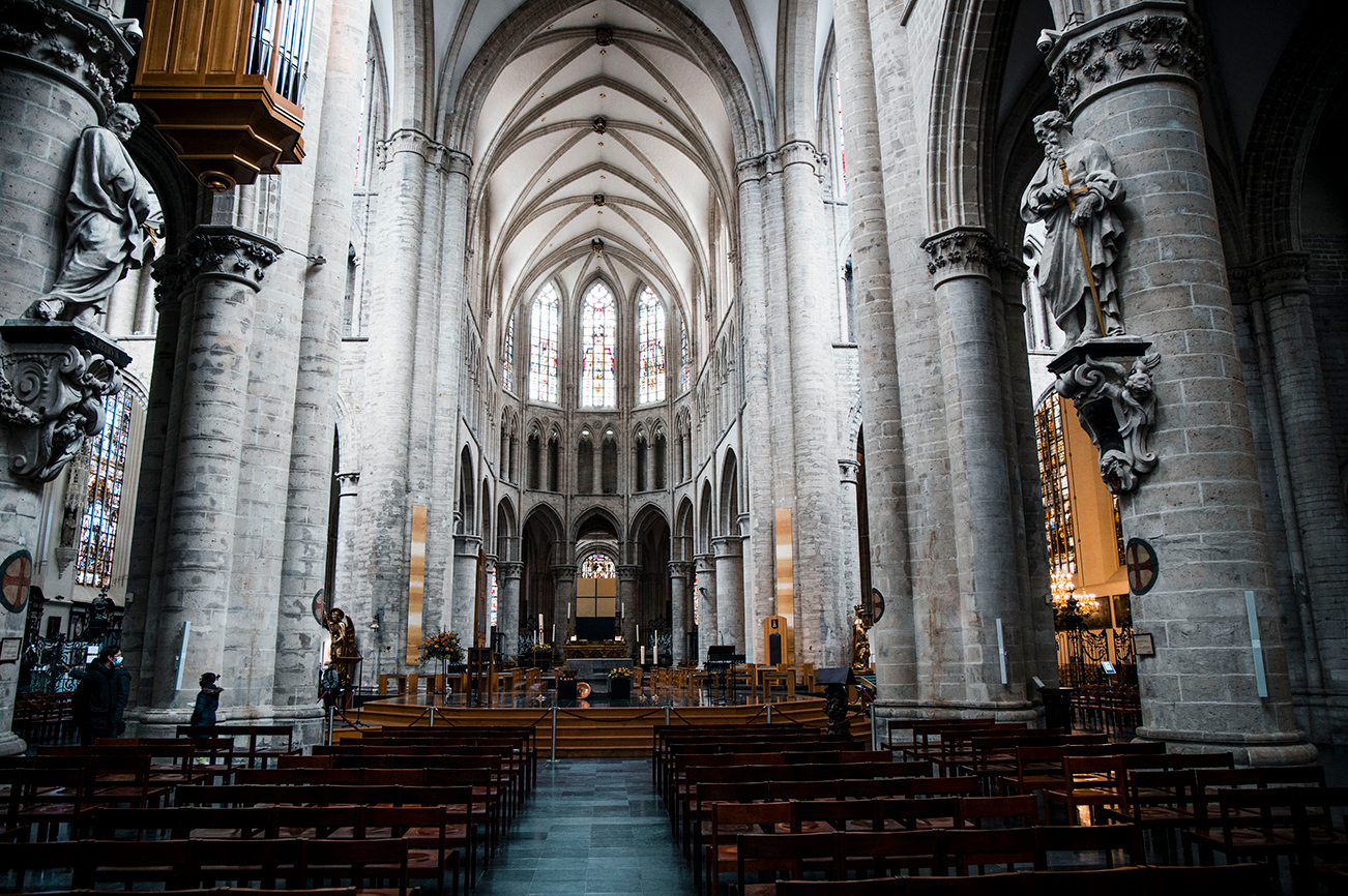 Que voir à Bruxelles le _temps d'une journée ?_A PAS DE DINO_La Cathédrale Saints Michel et Gudule​