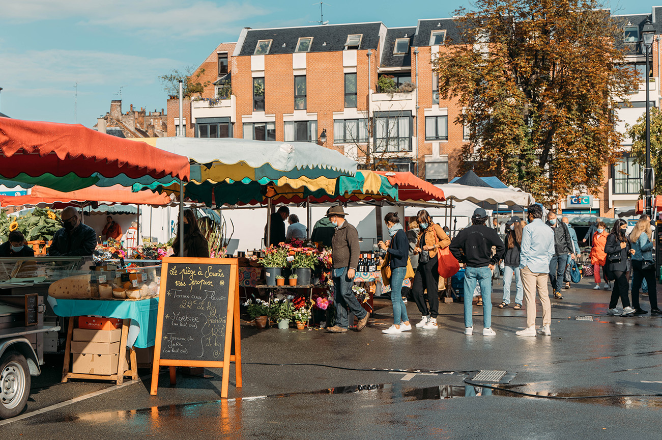 Visiter Lille à pieds le temps d’un week-end : les incontournables​_MARCHE DU VIEUX LIILLE