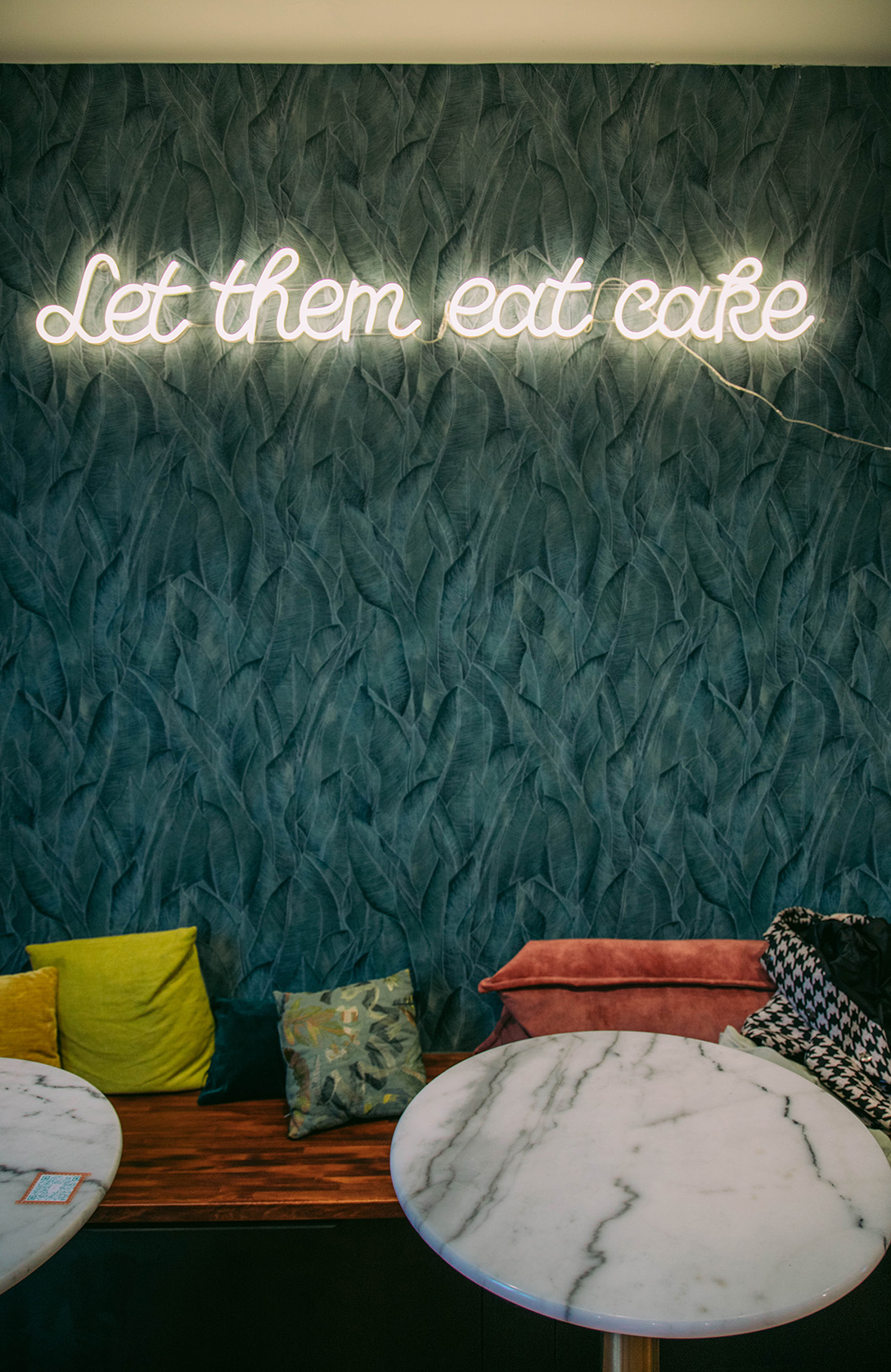 BLOOM CAFE DECO