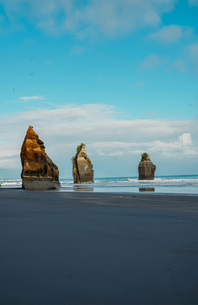 Three Sisters and the Elephant Rock 3