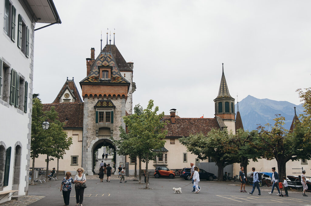 Week-end au lac de Thoune : les incontournables__Oberhofen_Le château Stifung Schloss Oberhofen_ENTREE