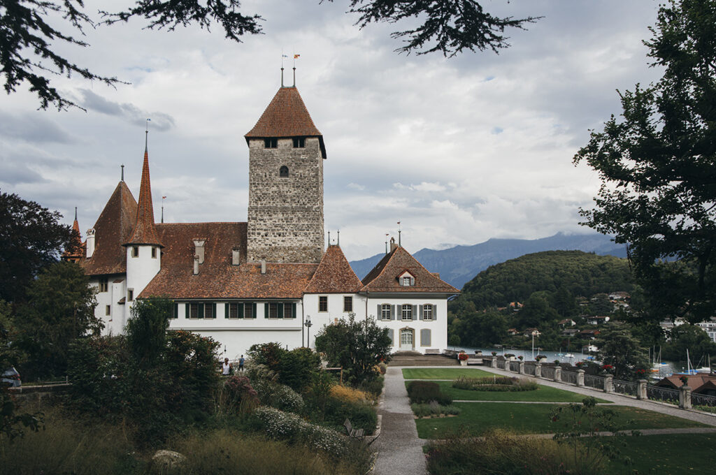 Week-end au lac de Thoune : les incontournables_SPIEZ_Son château médiéval et son église millénaire