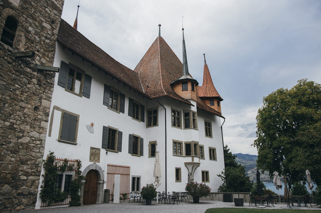 Week-end au lac de Thoune : les incontournables_SPIEZ_Son château médiéval et son église millénaire_facade