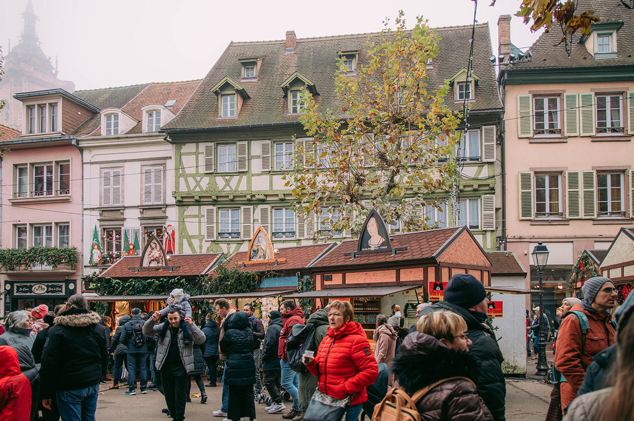Colmar a noel que voir_Les marchés de noël de Colmar_Place des Dominicains