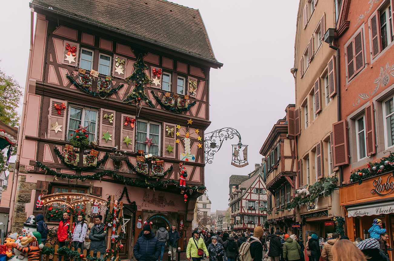Observer les rues et les façades décorées 3