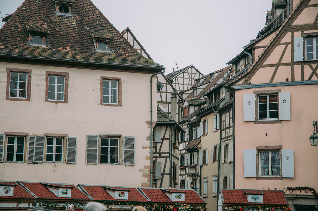 Colmar a noel que voir_Les marchés de noël de Colmar_Place de l’Ancienne Douane 3