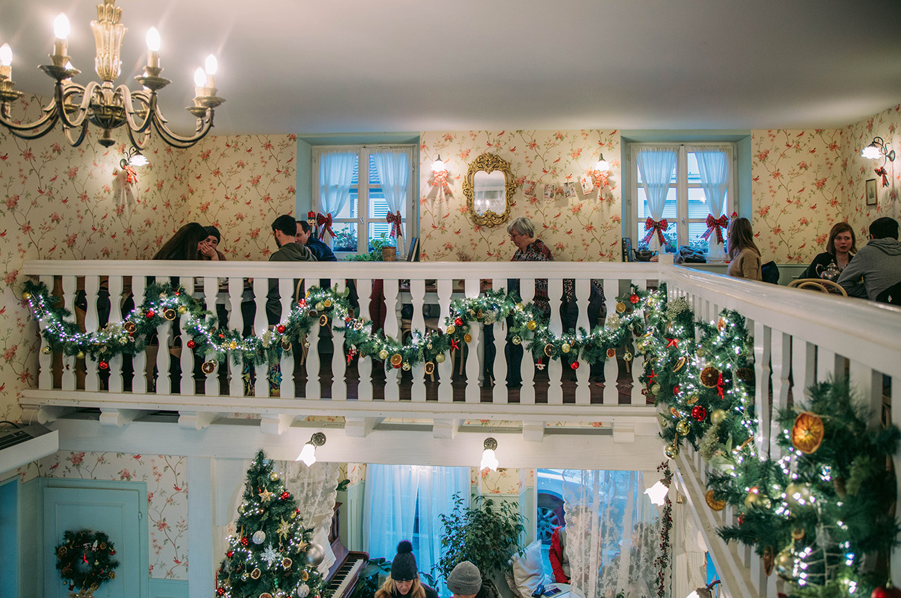 Colmar a noel que voir_Ou manger_L’Artsémise, le salon British par excellence 1