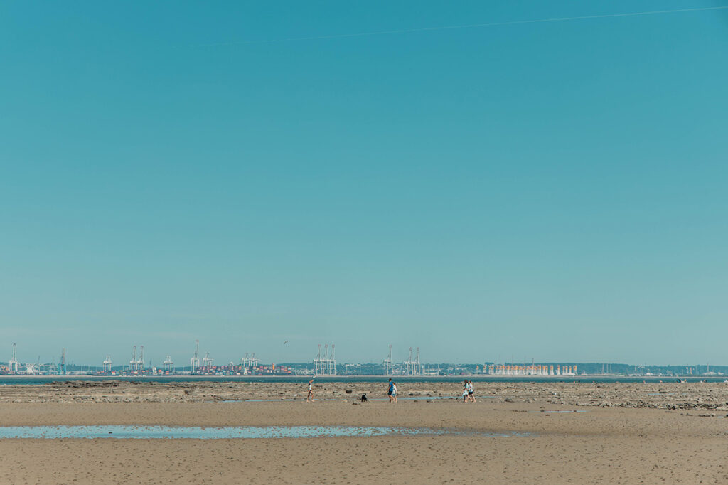 VILLERVILLE_Faire un petit plouf à la plage et veiller sur le retour de ses proches 1