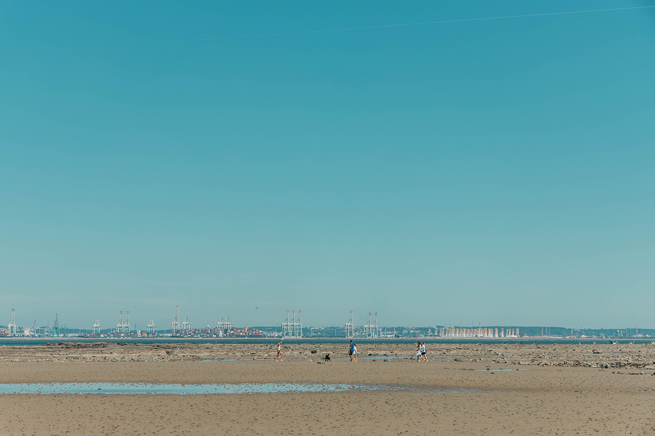 VILLERVILLE_Faire un petit plouf à la plage et veiller sur le retour de ses proches 1