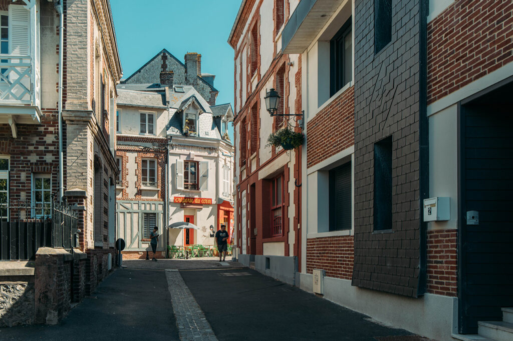 VILLERVILLE_Flânez dans les ruelles