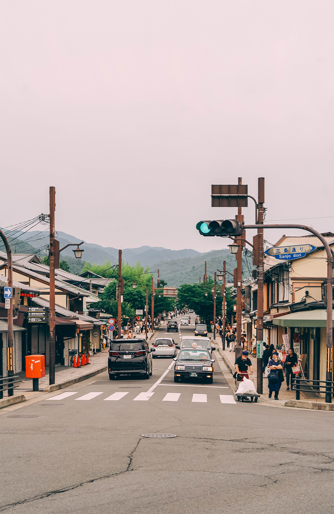 Que voir dans le quartier d'Arashiyama à Kyoto ?_Flâner dans la rue Tsukurimichicho et la Kimono Forest 3