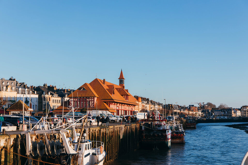 TROUVILLE_A PAS DE DINO_UN WEEK END A DEAUVILLE ET TROUVILLE_PLAGE DE TROUILLE_PORT DE PECHE 1