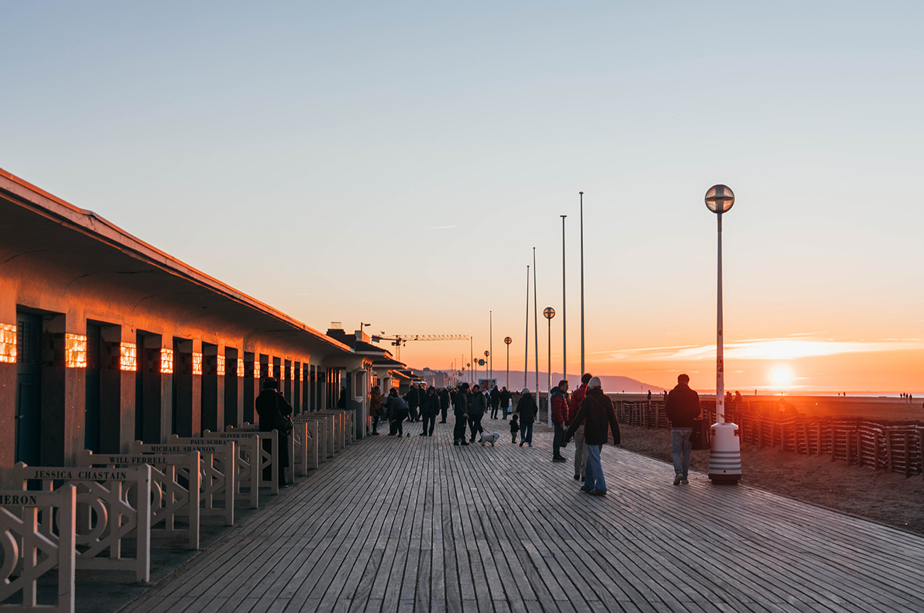 TROUVILLE_A PAS DE DINO_UN WEEK END A DEAUVILLE ET TROUVILLE_ETABLISSEMENT BAINS DE MER
