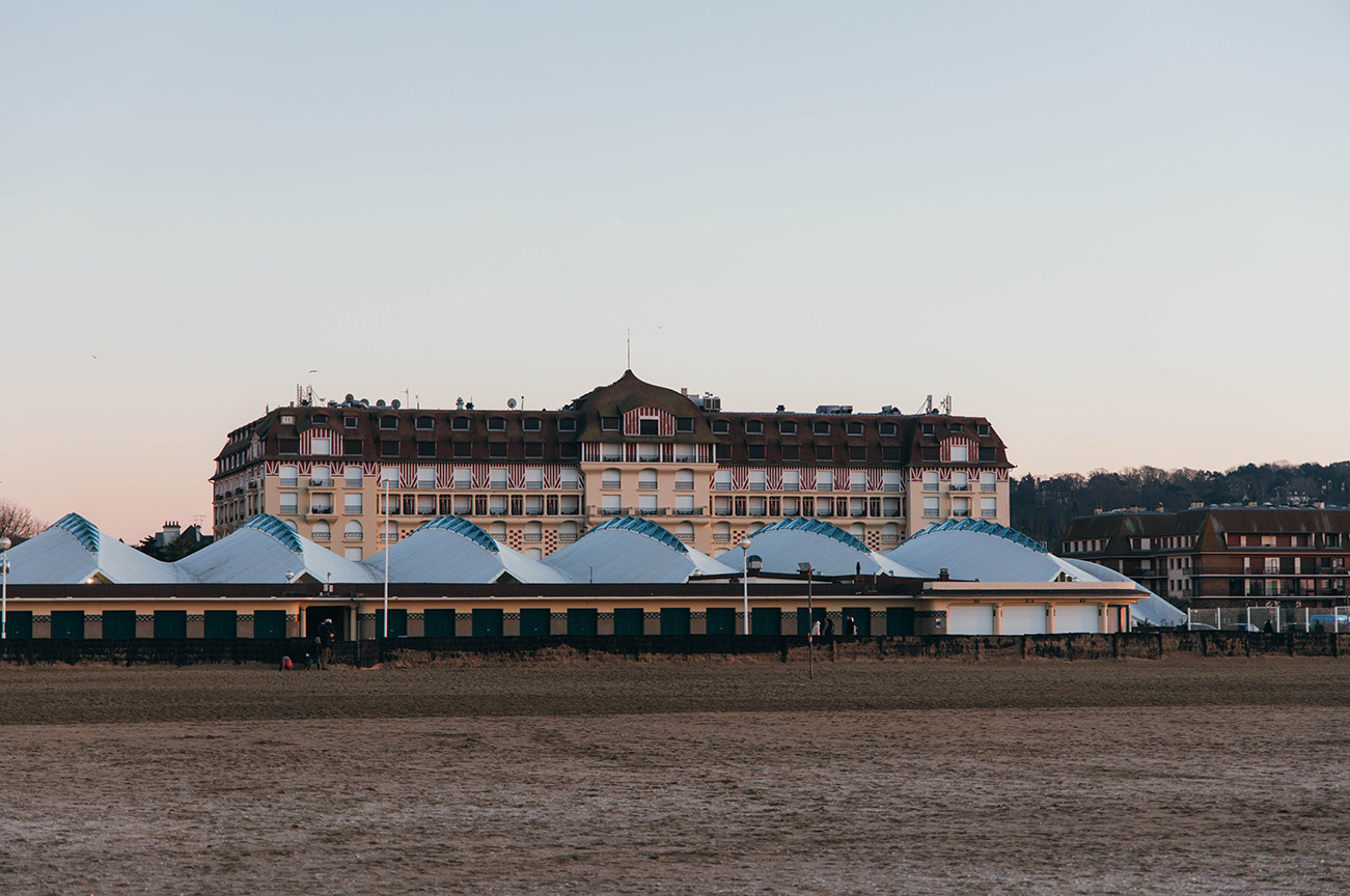 TROUVILLE_A PAS DE DINO_UN WEEK END A DEAUVILLE ET TROUVILLE_PLAGE DEAUVILLE