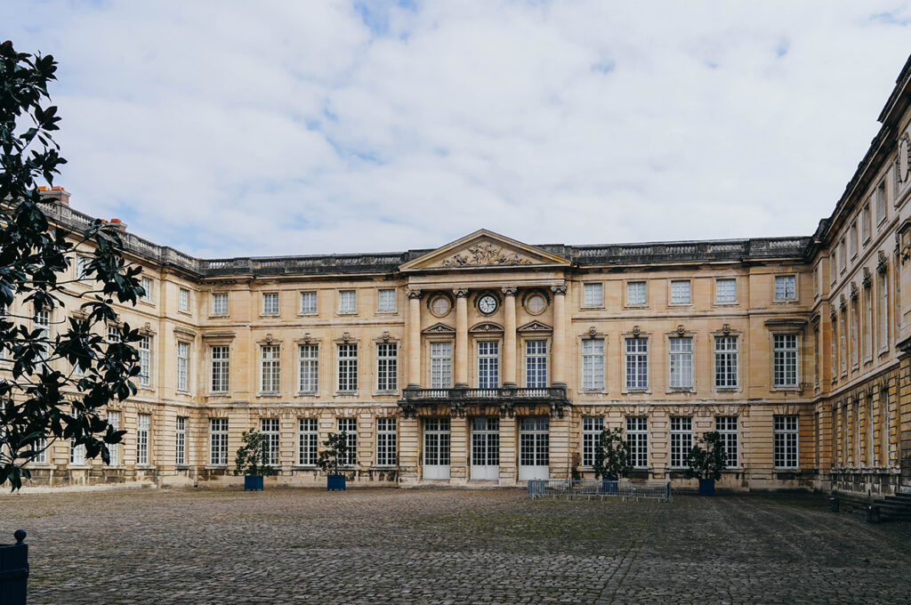 Visiter Compiègne en 1 jour_Le château de Compiègne et son jardin des roses_1
