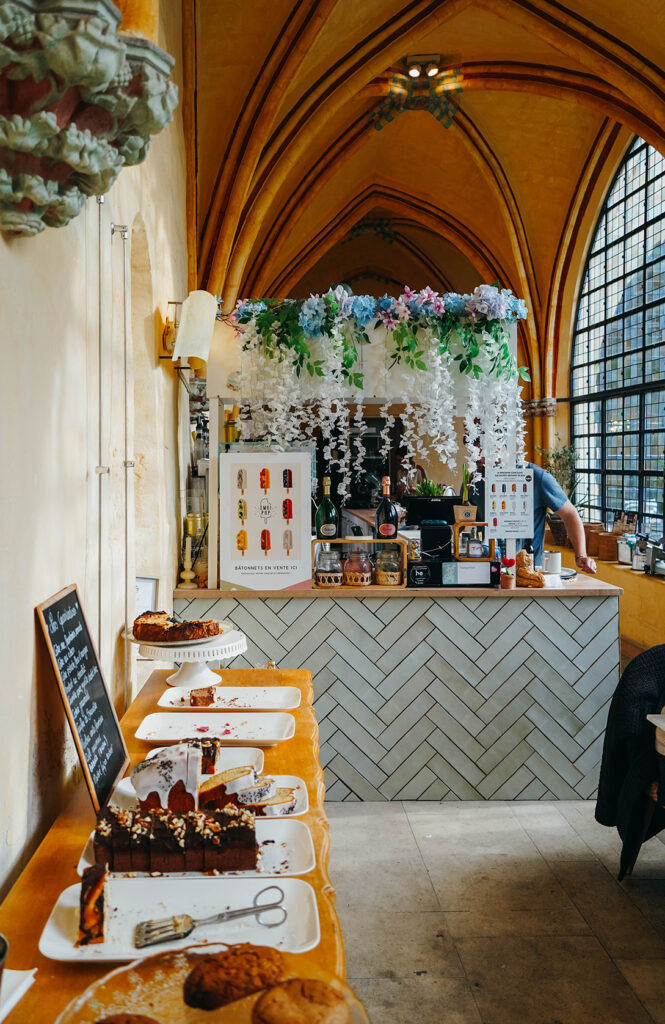 Visiter Compiègne en 1 jour_Un thé chez Nougatine, au cloître_3