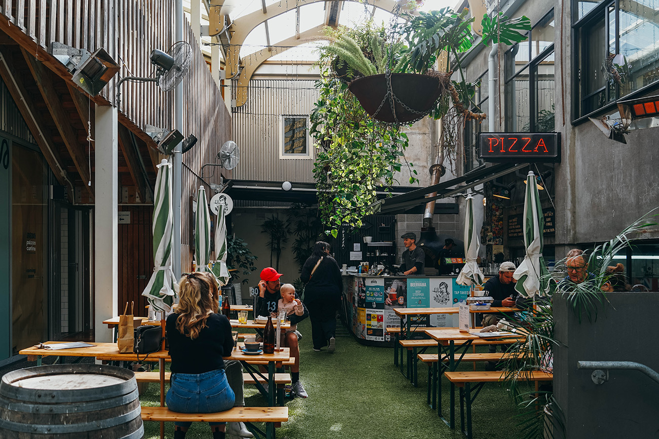 Que faire à New Plymouth en Nouvelle-Zélande ?​_OU MANGER_APASDEDINO_Prendre une pizza de Ms White chez Public Kitchen​