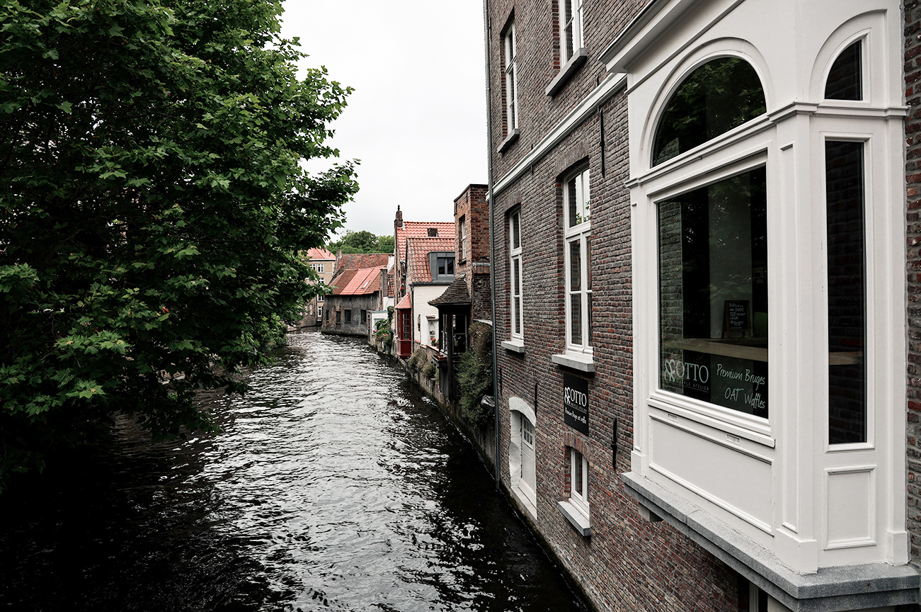Week-end à Bruges : que faire en 3 jours ?_Flâner le long des canaux et se perdre dans les petites rues de Bruges​​_A PAS DE DINO_2