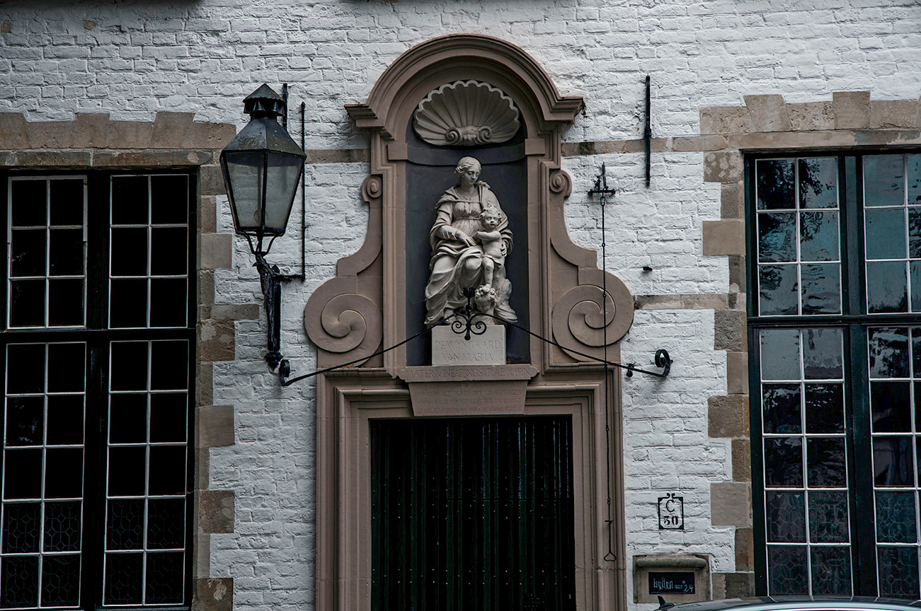 Week-end à Bruges : que faire en 3 jours ?_Se promener dans le béguinage​_A PAS DE DINO_1