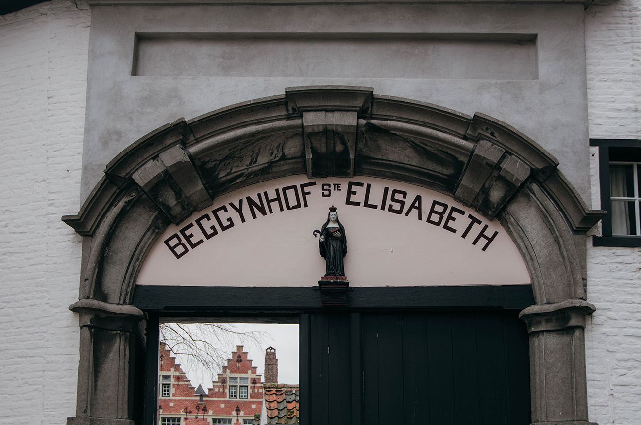 Courtrai en un jour, les incontournables​_Errer dans le béguinage_A PAS DE DINO