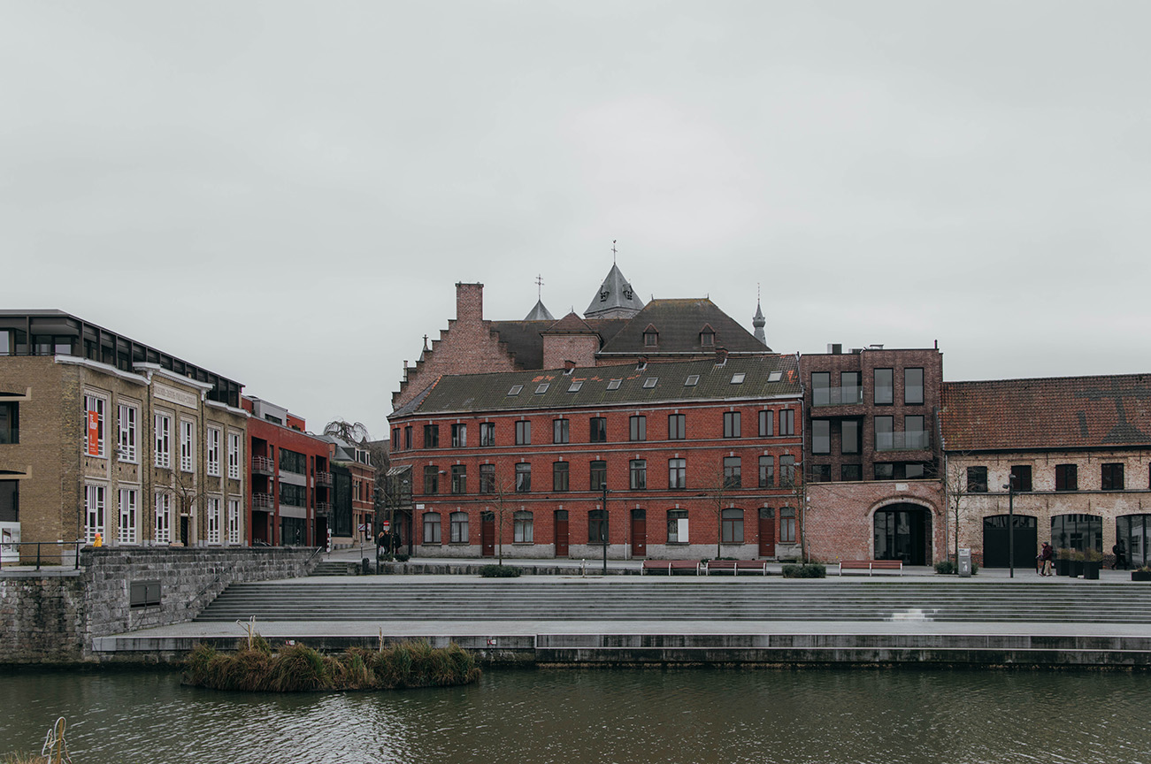 Courtrai en un jour, les incontournables​_Longer la Lys et admirer les Tours du Broel​_A PAS DE DINO_1