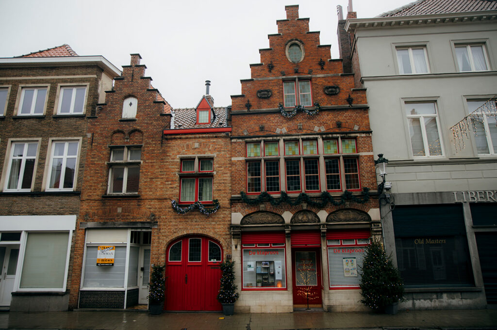 Une journée de Noël à Bruges_La place de Bruges et son marché de Noël​_A PAS DE DINO_1