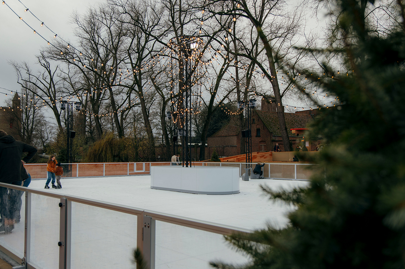 Une journée de Noël à Bruges_Aller patiner à côté du lac de l’amourA PAS DE DINO_2