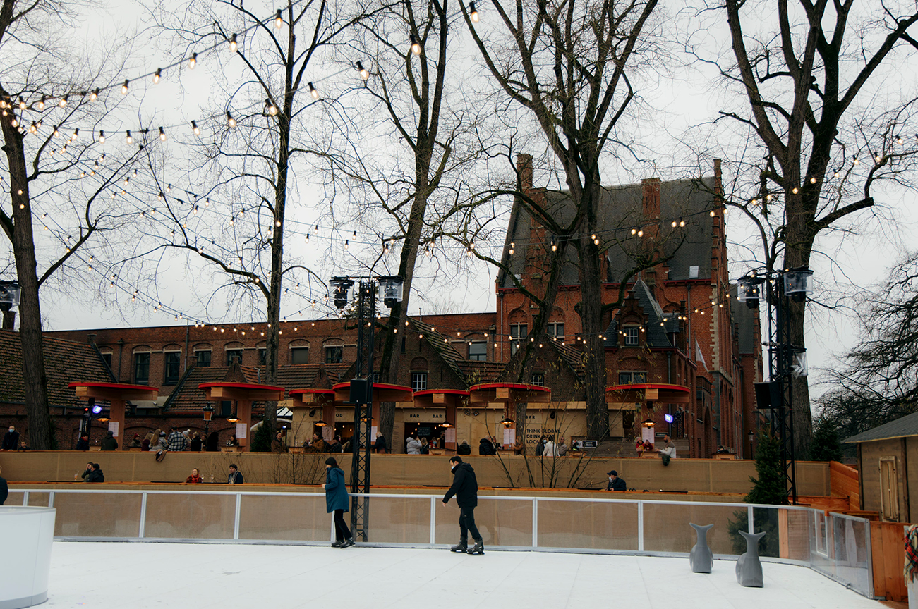 Une journée de Noël à Bruges_Aller patiner à côté du lac de l’amourA PAS DE DINO_1